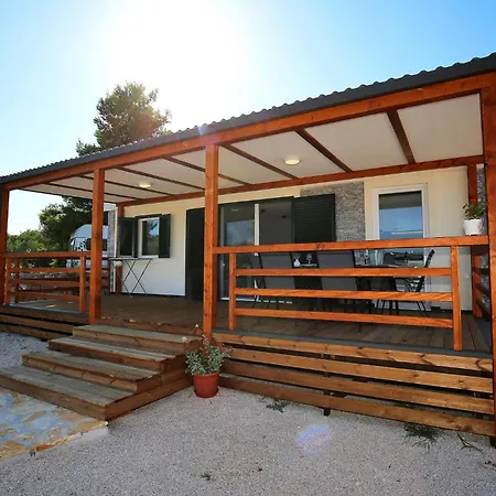 Holiday home Lovely In With Kitchen Murter