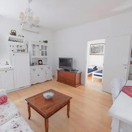 펜션 Renata Murter *