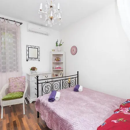 펜션 Renata Murter 시베니크